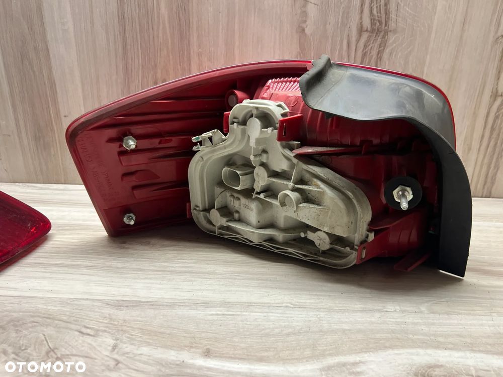 LAMPA TYLNA PRAWA AUDI A3 8P 3D - 2