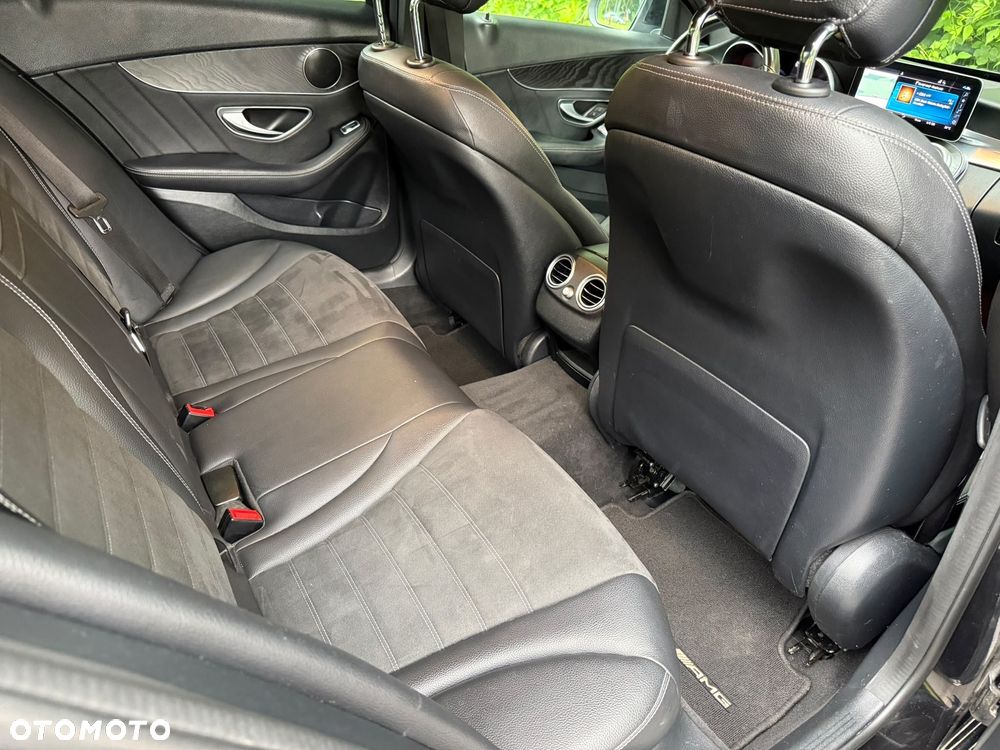 Mercedes-Benz Klasa C 300 9G-TRONIC - 22