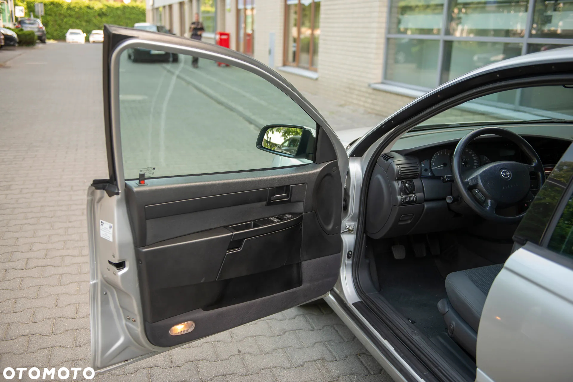 Opel Omega 2.2 Elegance - 15