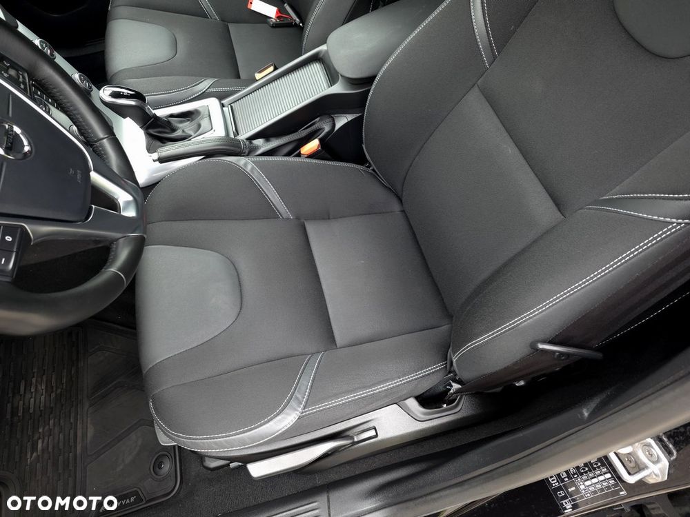 Volvo V40 D3 Drive-E Momentum - 13