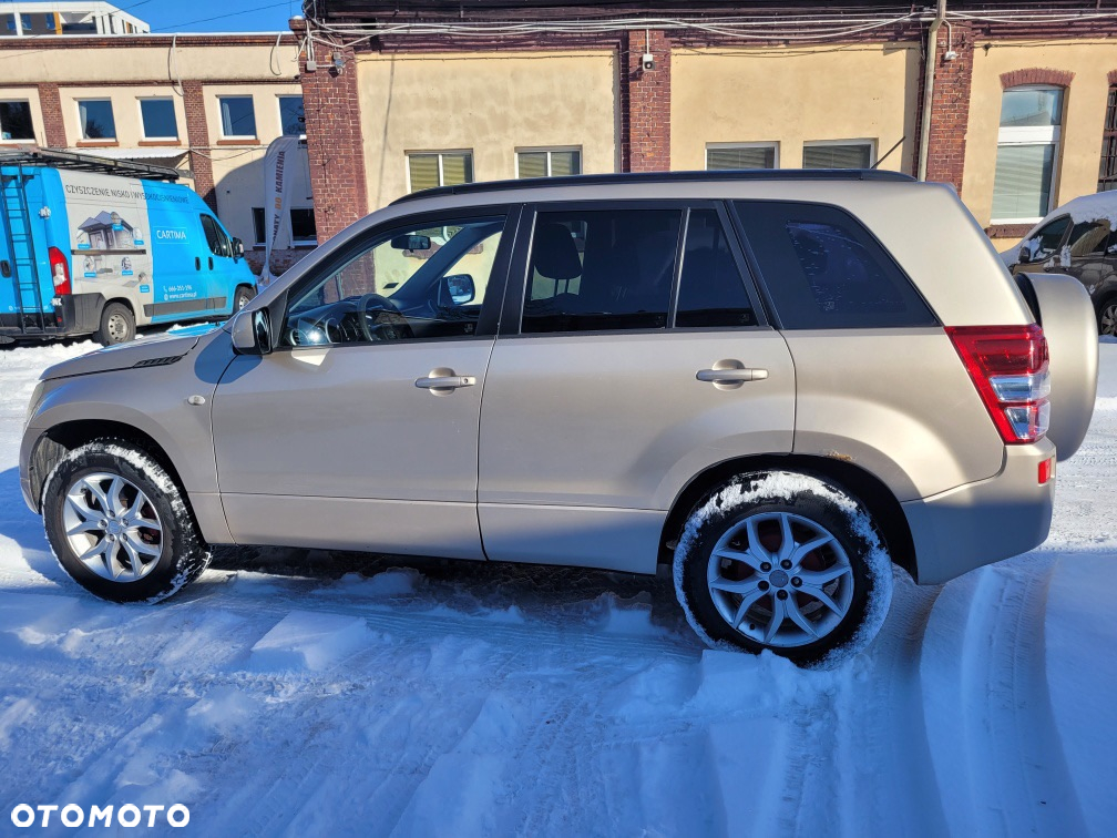 Suzuki Grand Vitara 2.0 - 5