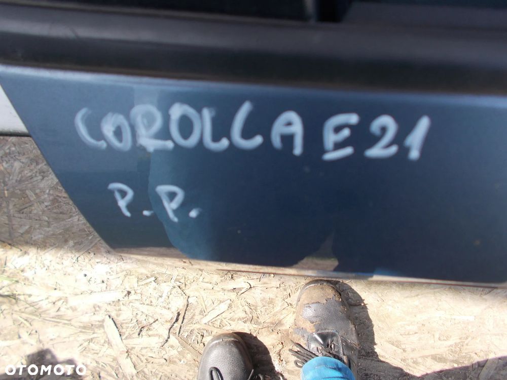 TOYOTA COROLLA E21 DRZWI PRAWE PRZÓD PRZEDNIE - 3