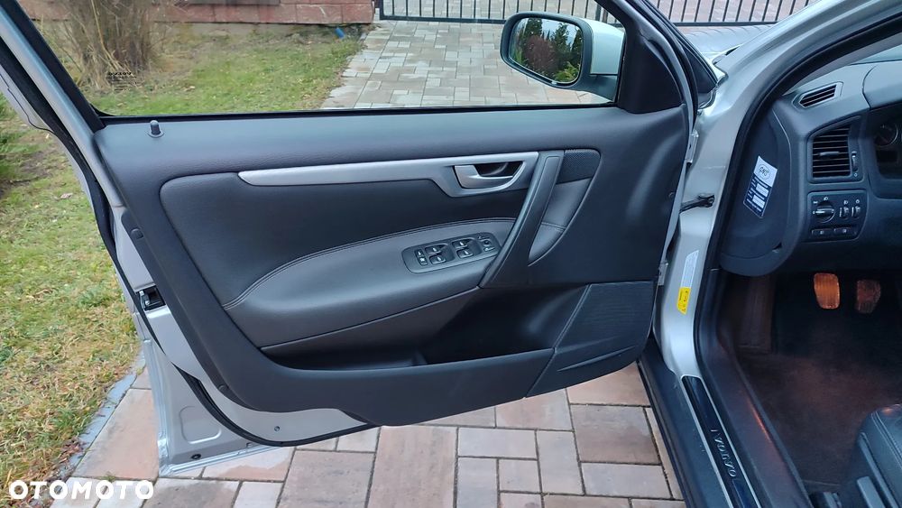 Volvo S60 D5 Kinetic - 26