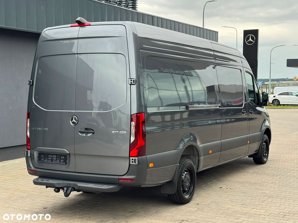 Mercedes-Benz Sprinter - 8