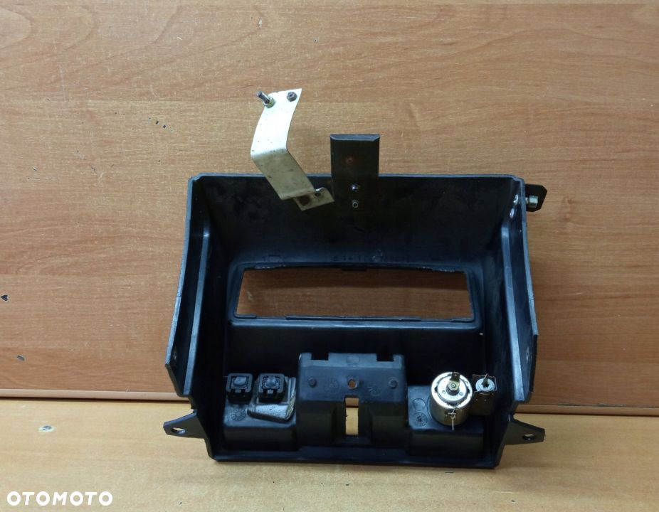 KONSOLA ŚRODKOWA FIAT 126 - 2