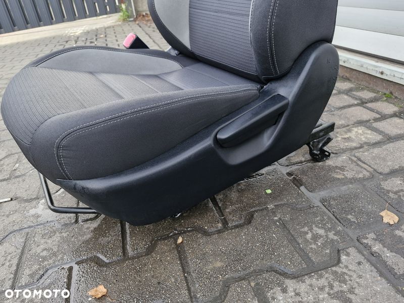 toyota avensis t27 lift t29 fotel kierowcy lewy przód uk - 8