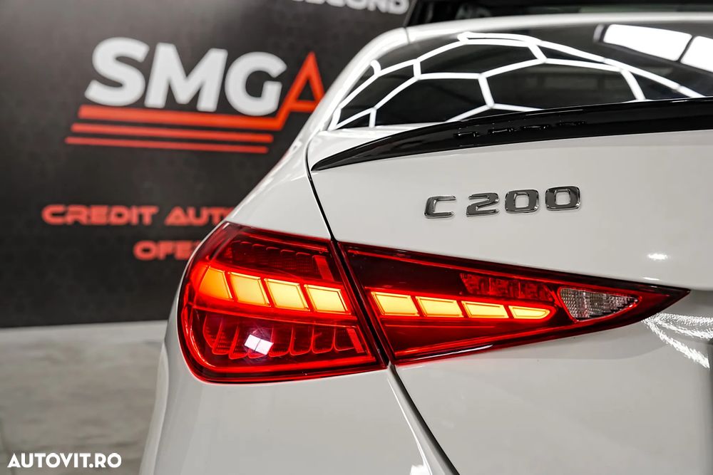 Mercedes-Benz C - 32