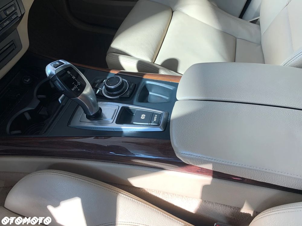 BMW X5 xDrive30i - 12