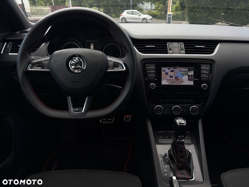 Skoda Octavia 2.0 TDI DPF DSG RS - 21