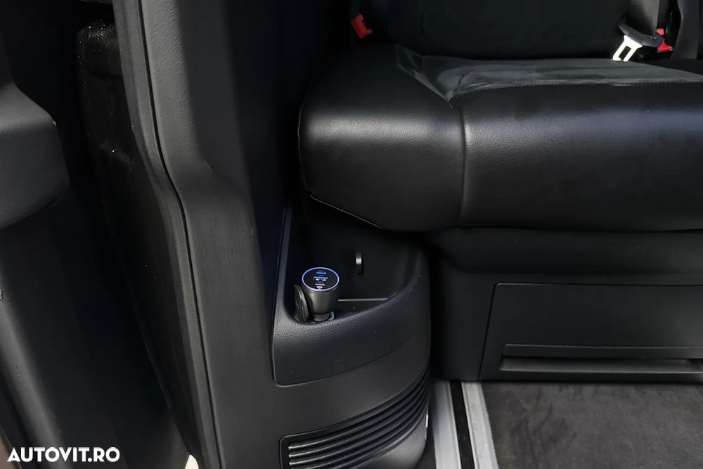 Volkswagen Multivan - 31