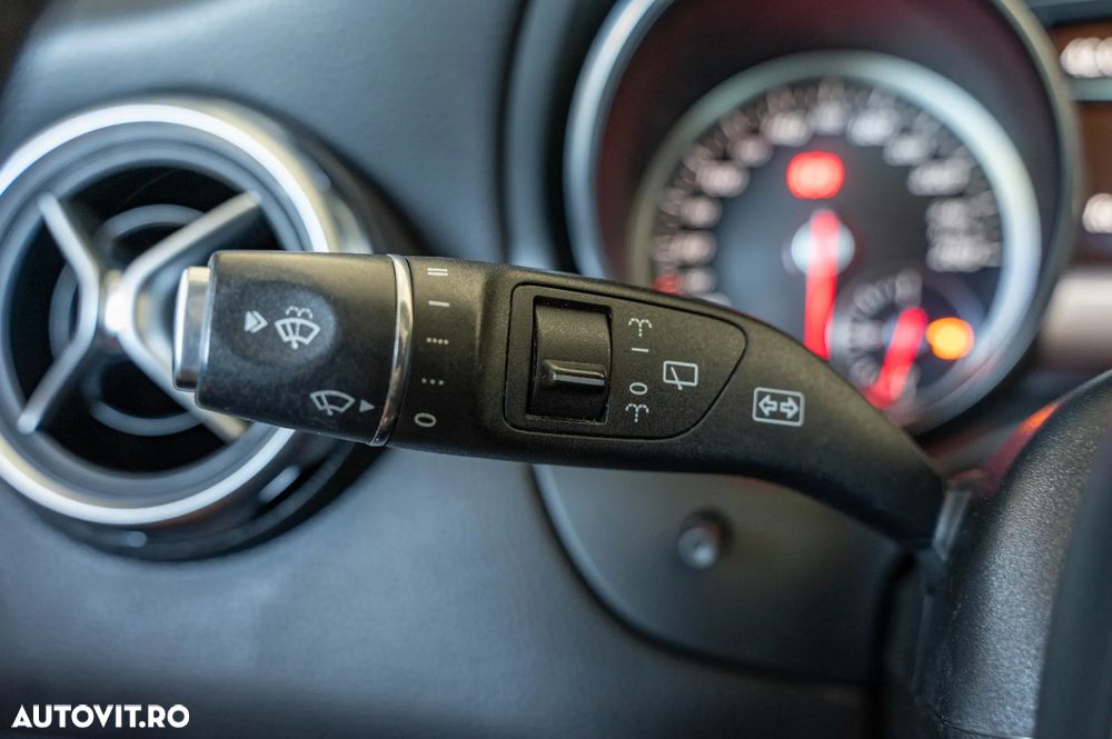 Mercedes-Benz GLA 200 d - 18