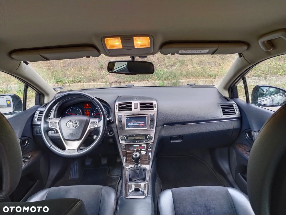 Toyota Avensis 2.0 D-4D Premium - 9
