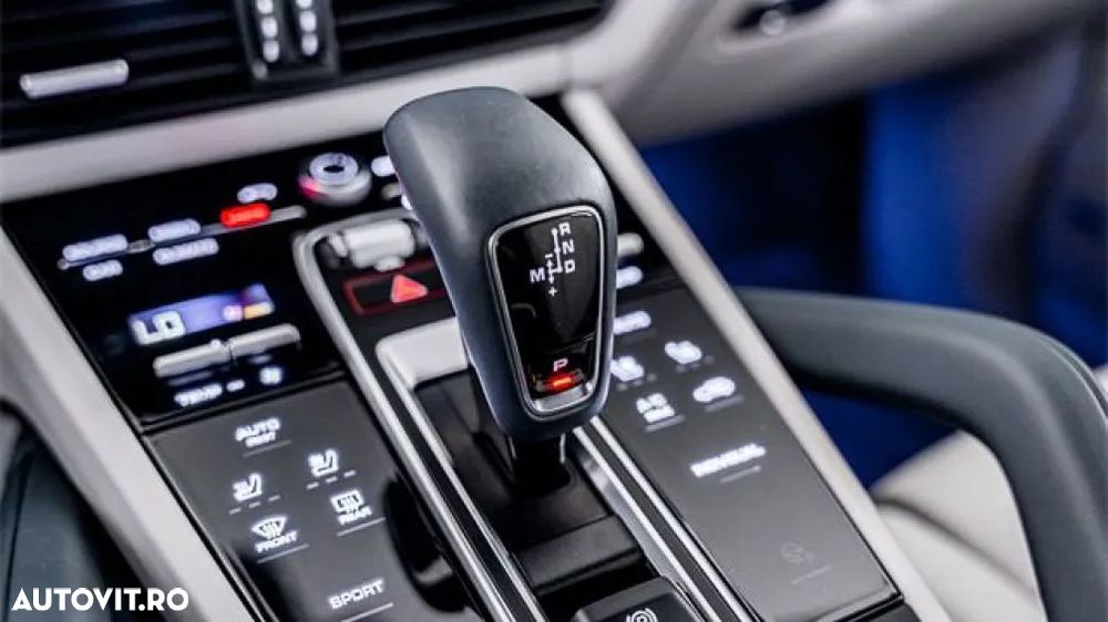 Porsche Cayenne S - 32