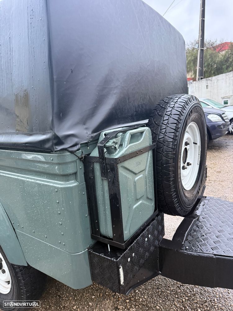 Land Rover Defender 110 SE - 15