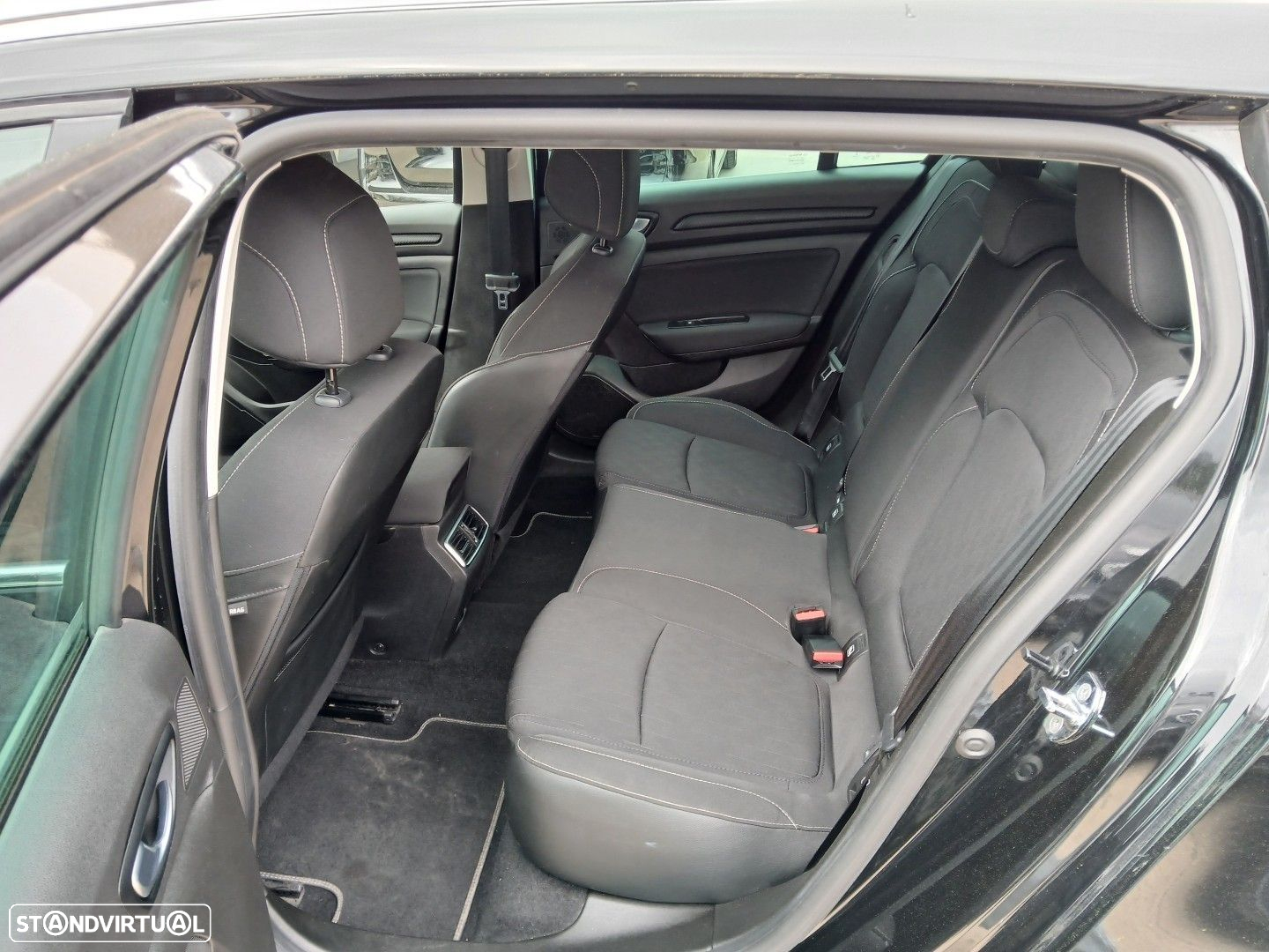Renault Mégane 1.5 Blue dCi Limited - 10