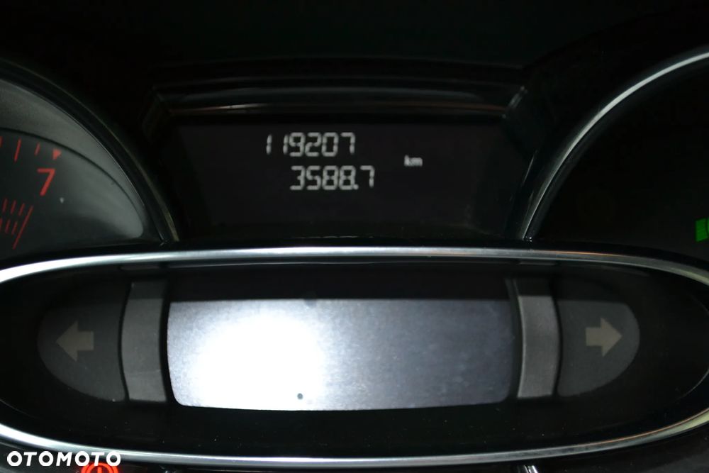 Renault Clio 1.2 16V 75 Limited - 26