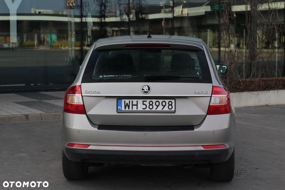 Skoda RAPID 1.2 TSI Ambition - 17