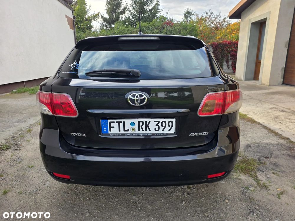 Toyota Avensis 2.0 D-4D Sol Premium - 32