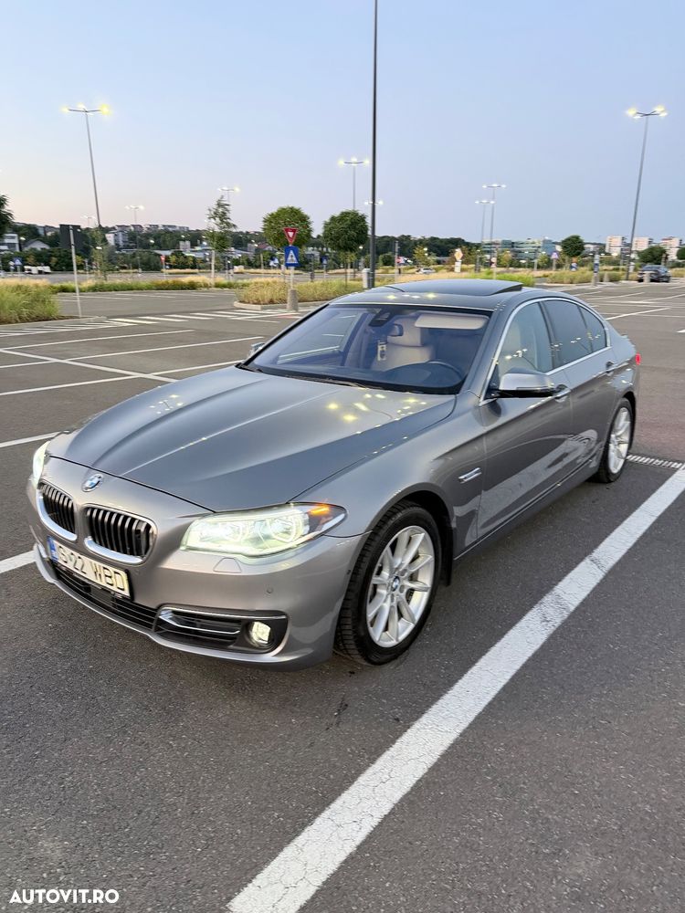 BMW Seria 5 530d xDrive AT - 32