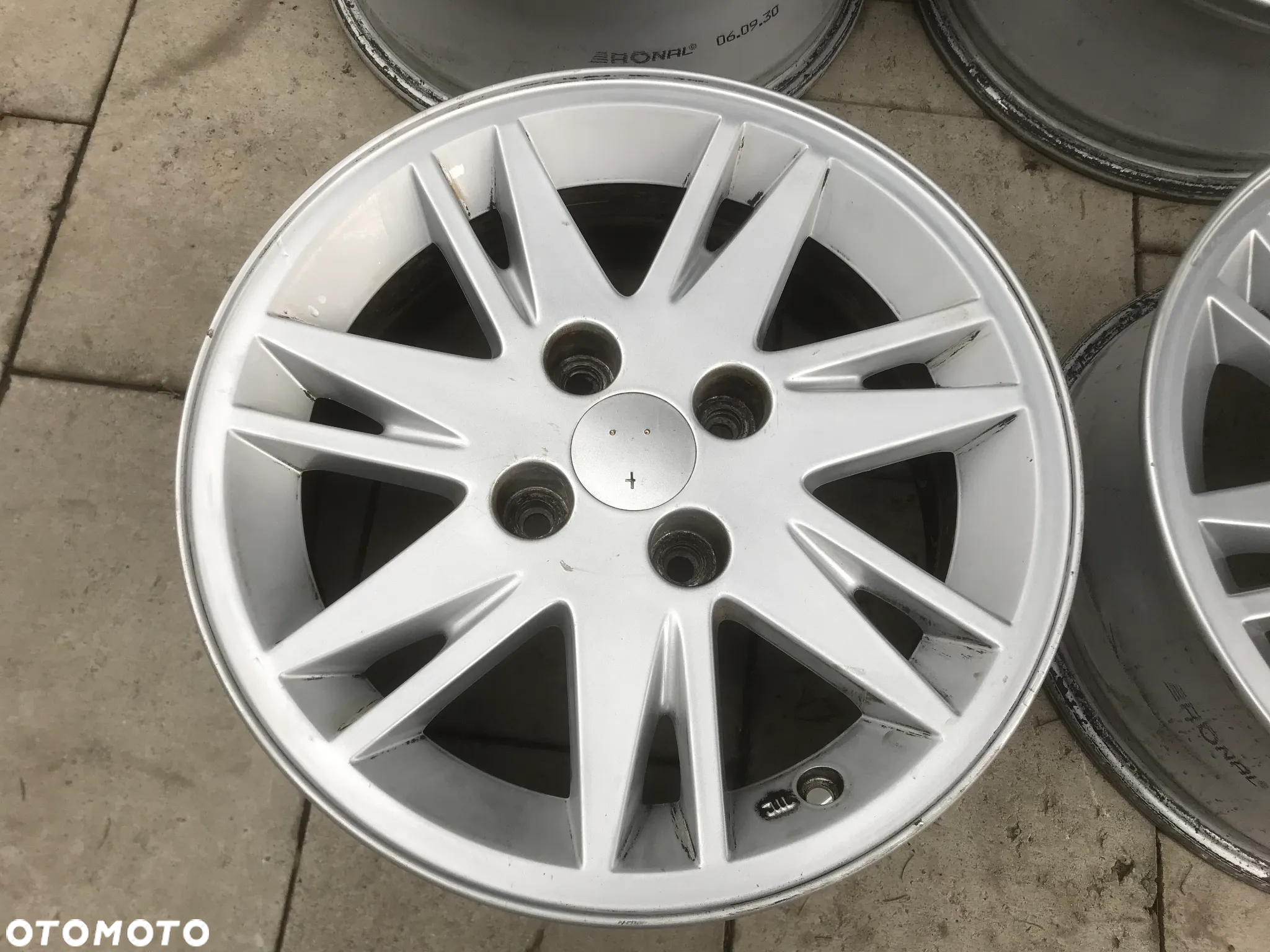 Felgi Peugeot Partner i inne 6x15 4x108 ET23 - 2