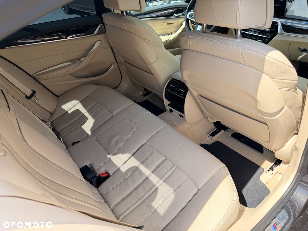BMW Seria 5 530e iPerformance xDrive - 26