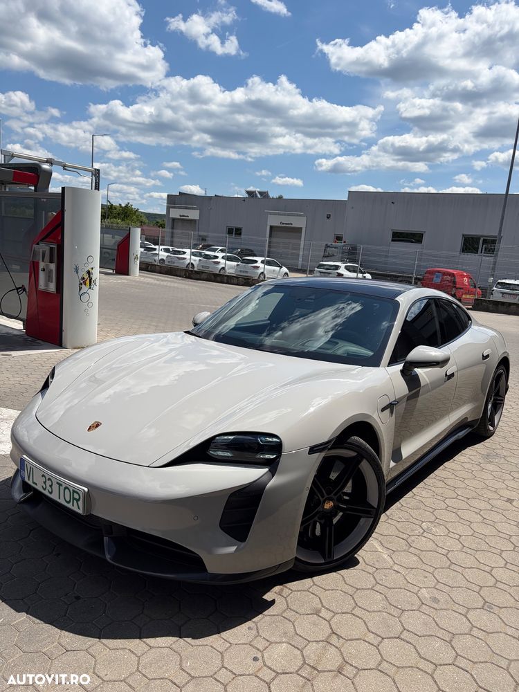 Porsche Taycan - 3