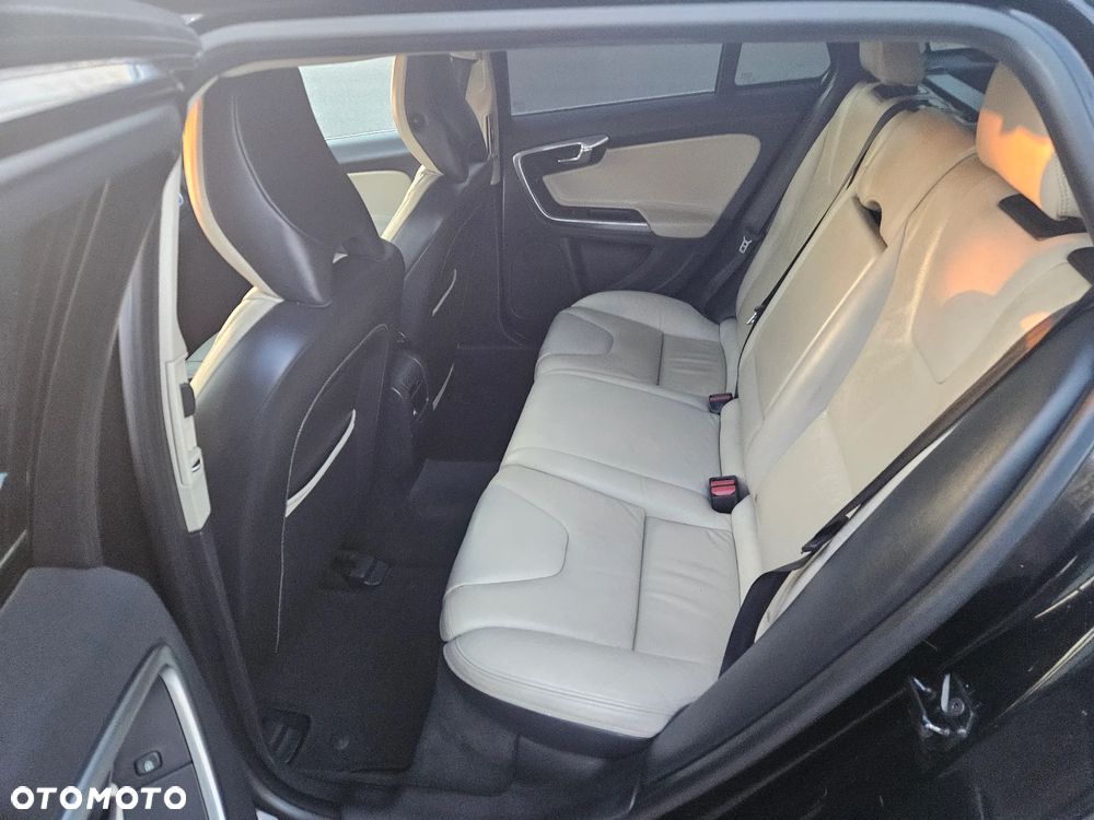 Volvo V60 DRIVe Summum - 38