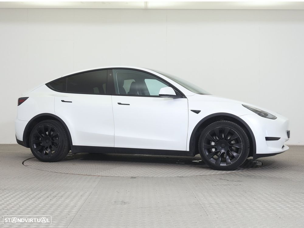 Tesla Model Y RWD - 4