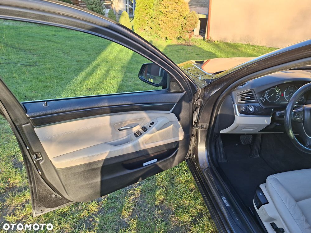 BMW Seria 5 525d - 7