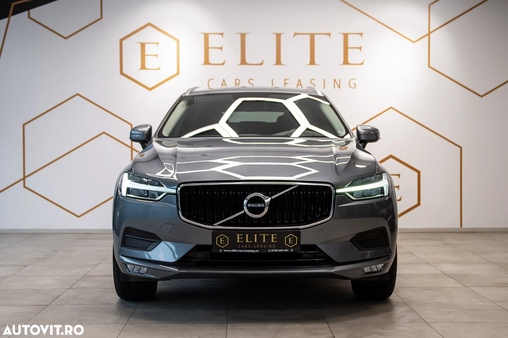 Volvo XC 60 B4 MHEV AWD Momentum Pro - 2