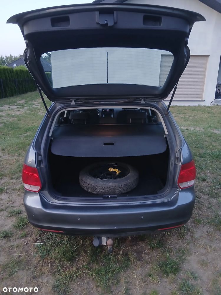 Volkswagen Golf - 6