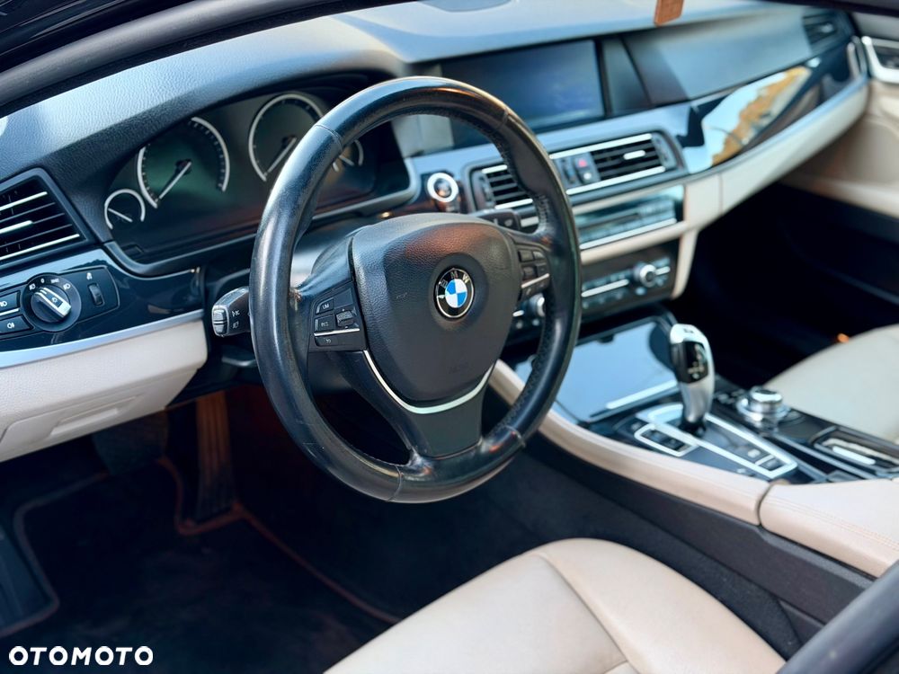 BMW Seria 5 520d - 23