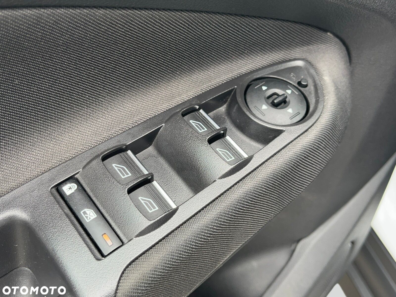 Ford Grand C-MAX - 19