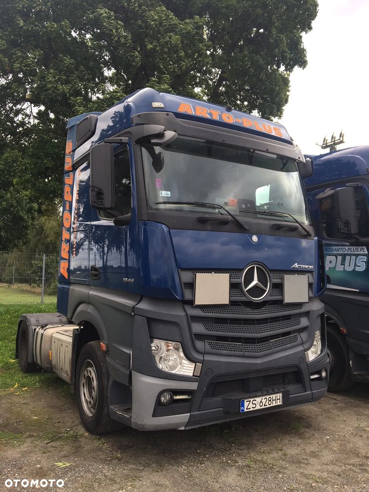 Mercedes-Benz Actros - 3