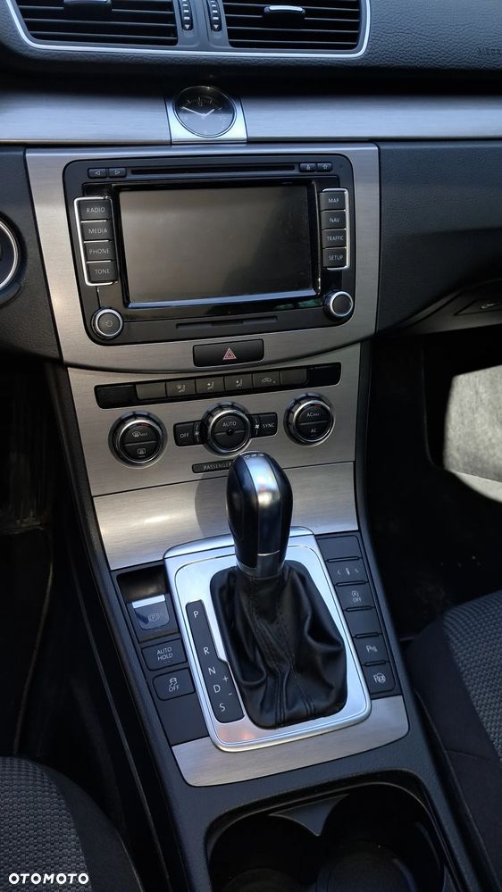 Volkswagen Passat 2.0 TDI Comfortline DSG - 11