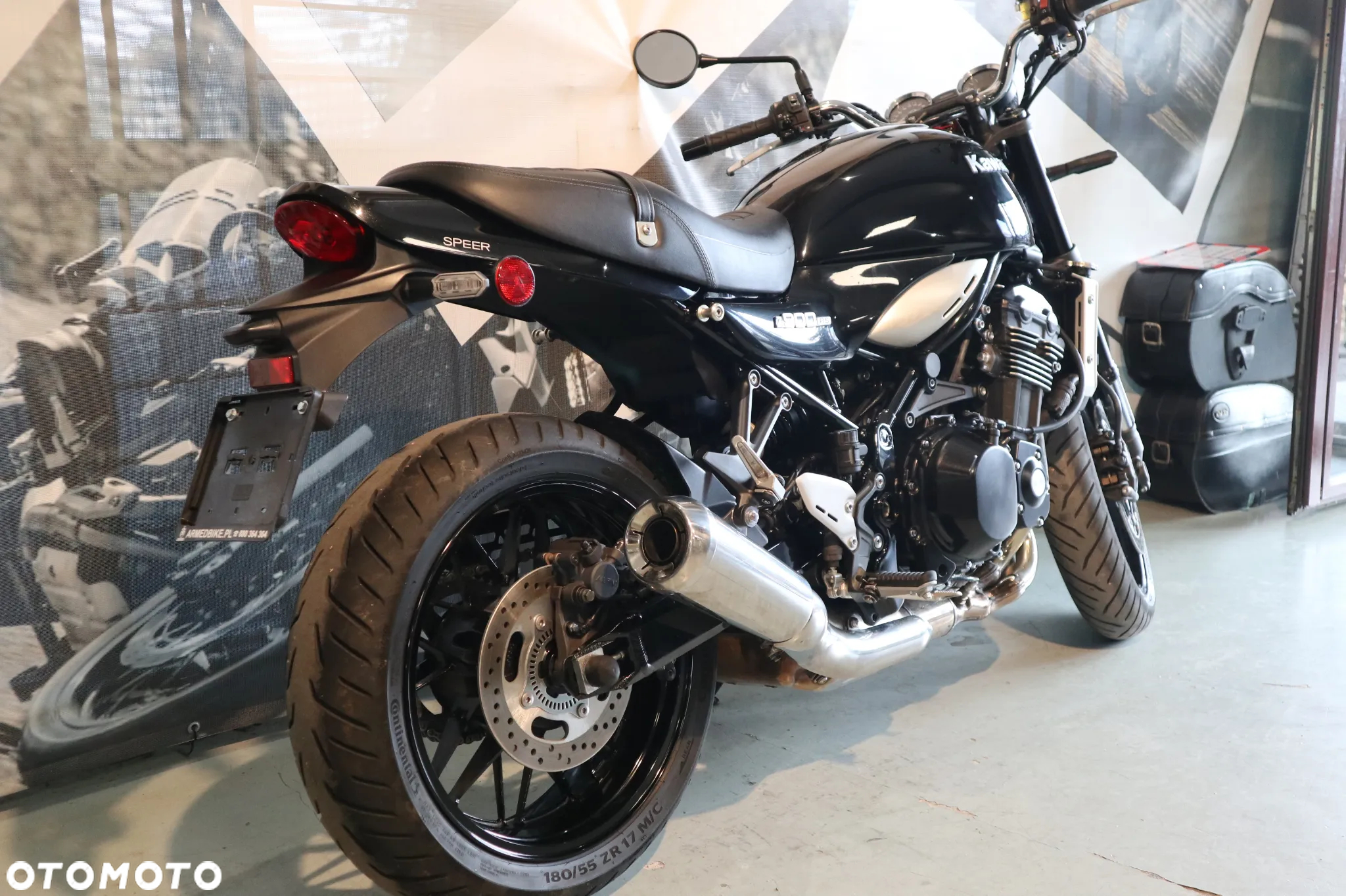 Kawasaki Z 900 RS - 18