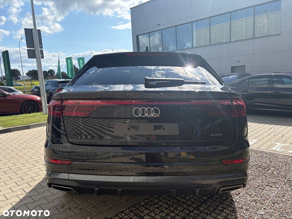 Audi Q8 - 9