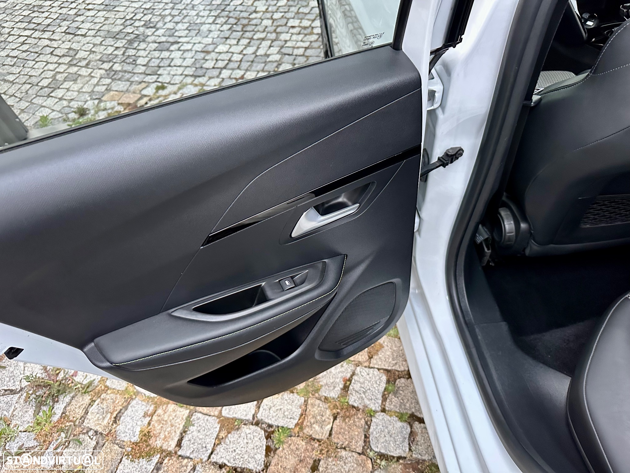 Peugeot e-208 50 kWh GT Line - 22