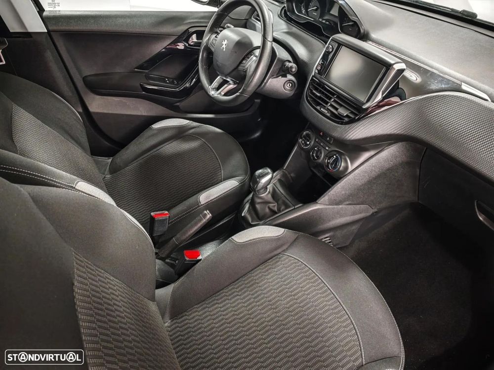 Peugeot 208 1.2 VTi Allure - 23