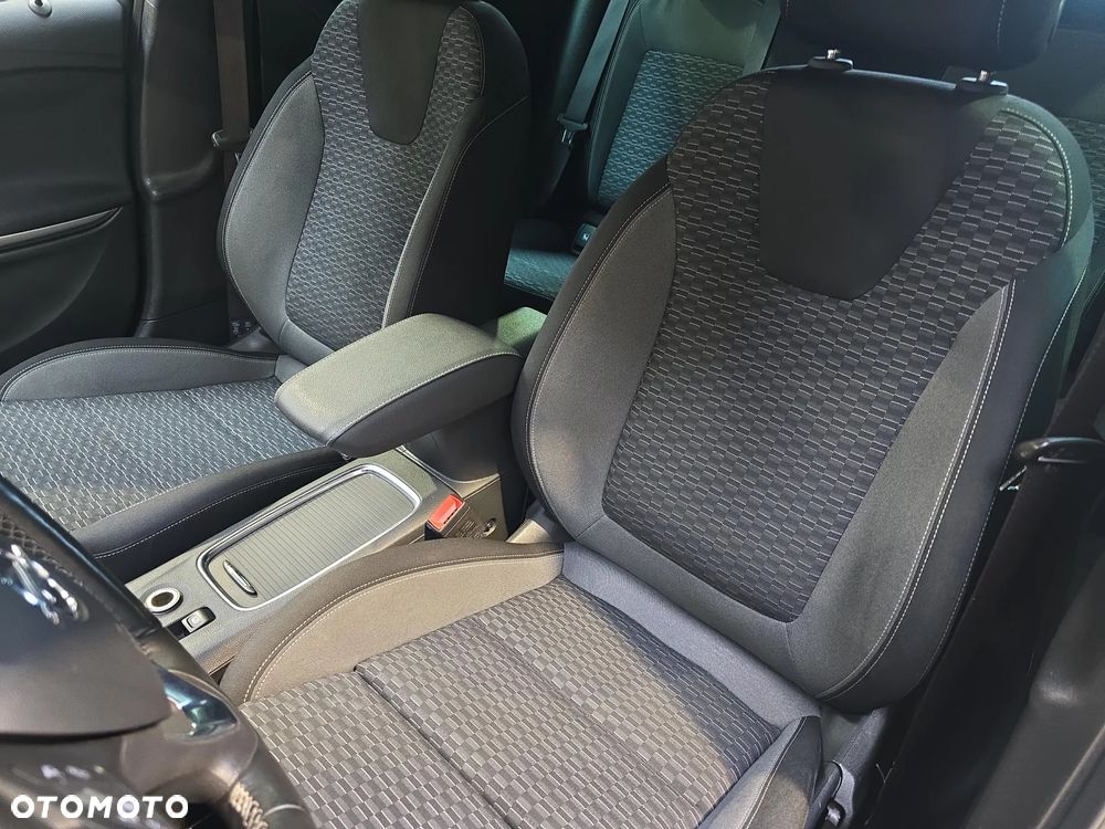 Opel Astra 1.2 T GS S&S - 12