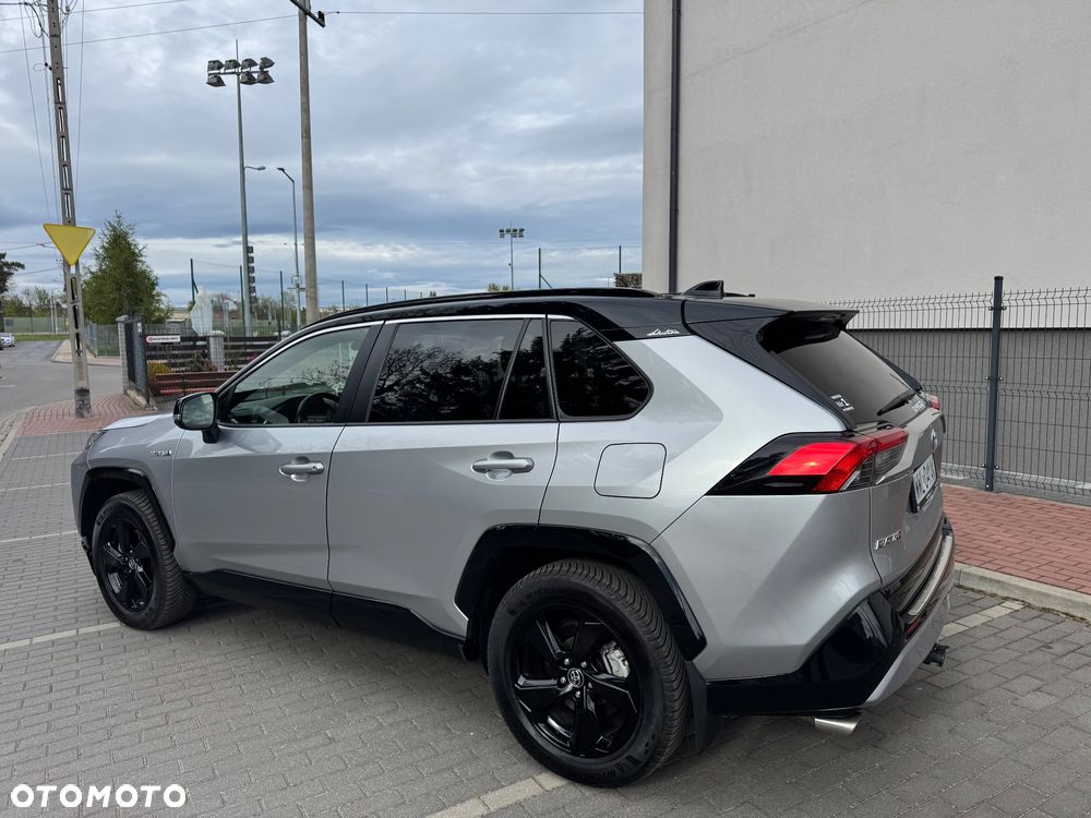 Toyota RAV4 - 8