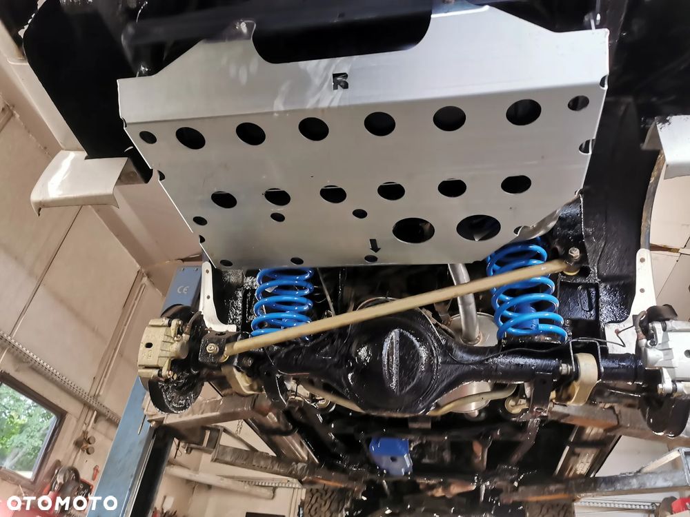 Mitsubishi Pajero - 28