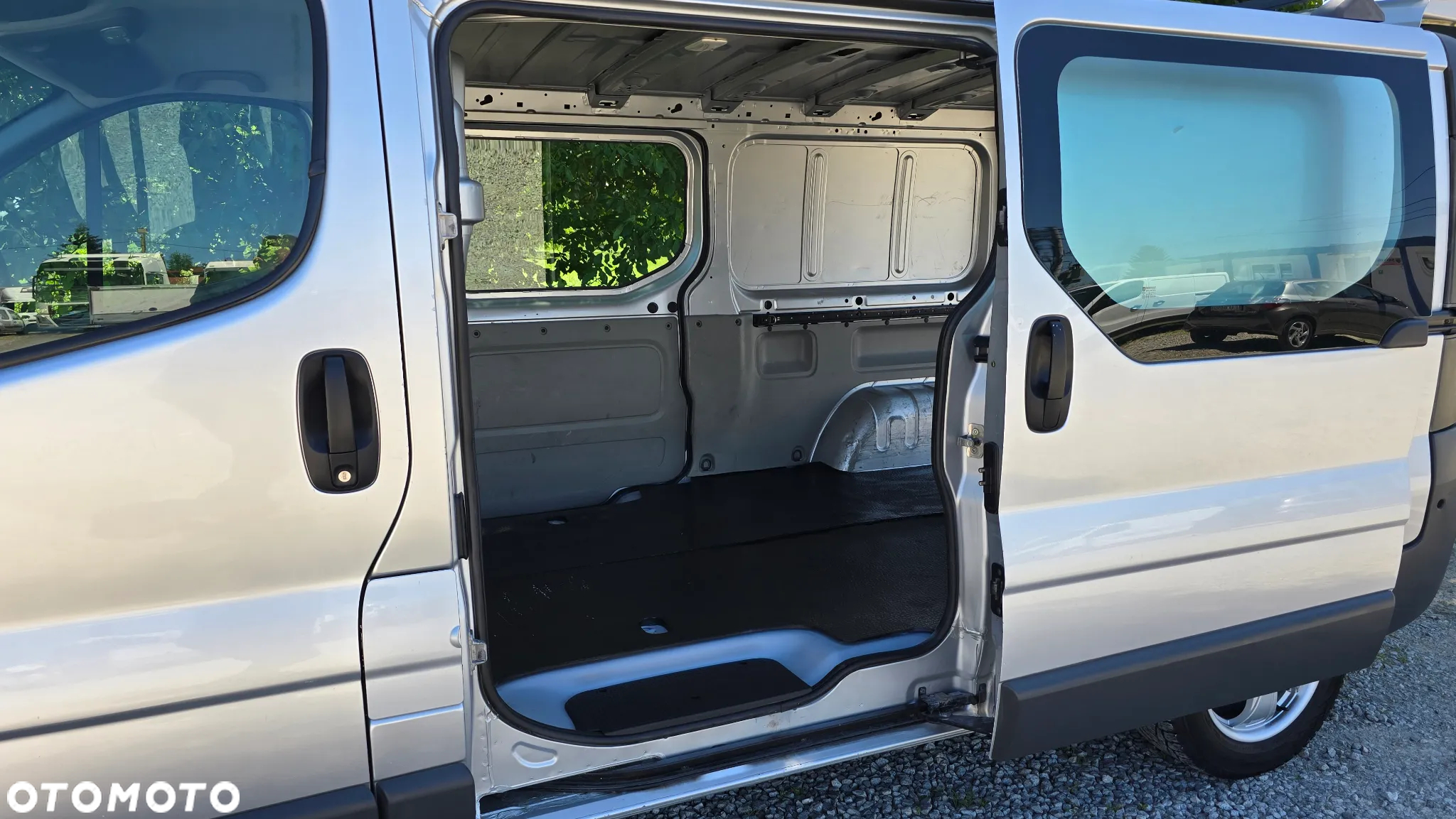 Renault Trafic 2.0 dCi 115 Combi L2H1 - 4