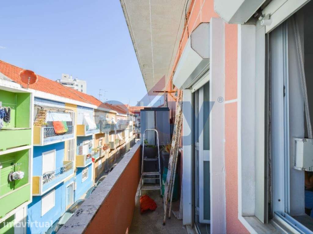 T1+1 Totalmente Remodelado com Varanda e Marquise | Pronto a Habita... - Grande imagem: 5/20