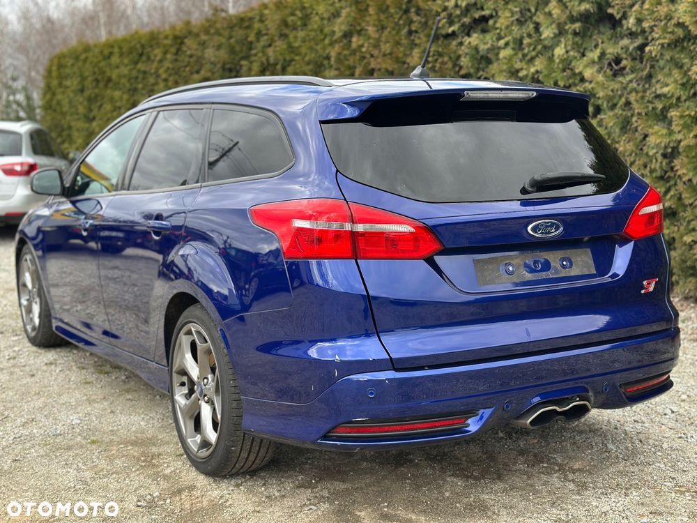 Ford Focus 2.0 EcoBoost ST mit Leder-Sport-Paket - 9