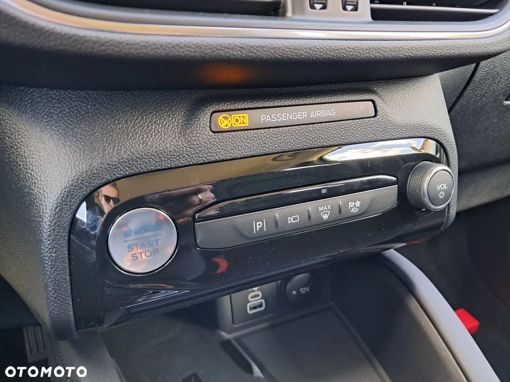 Ford Kuga 2.5 FHEV AWD Titanium eCVT - 19