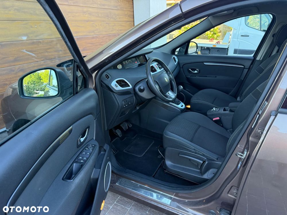 Renault Grand Scenic - 8