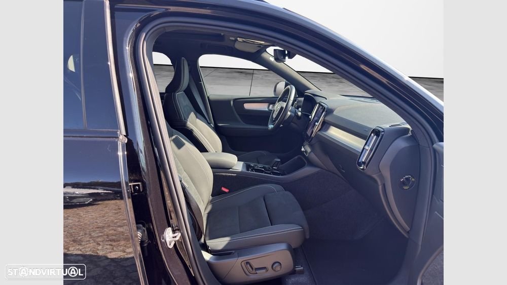 Volvo XC 40 2.0 B3 Black Edition - 14