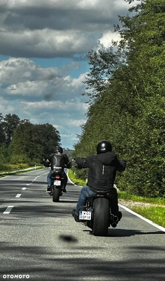 Harley-Davidson Softail Breakout - 4