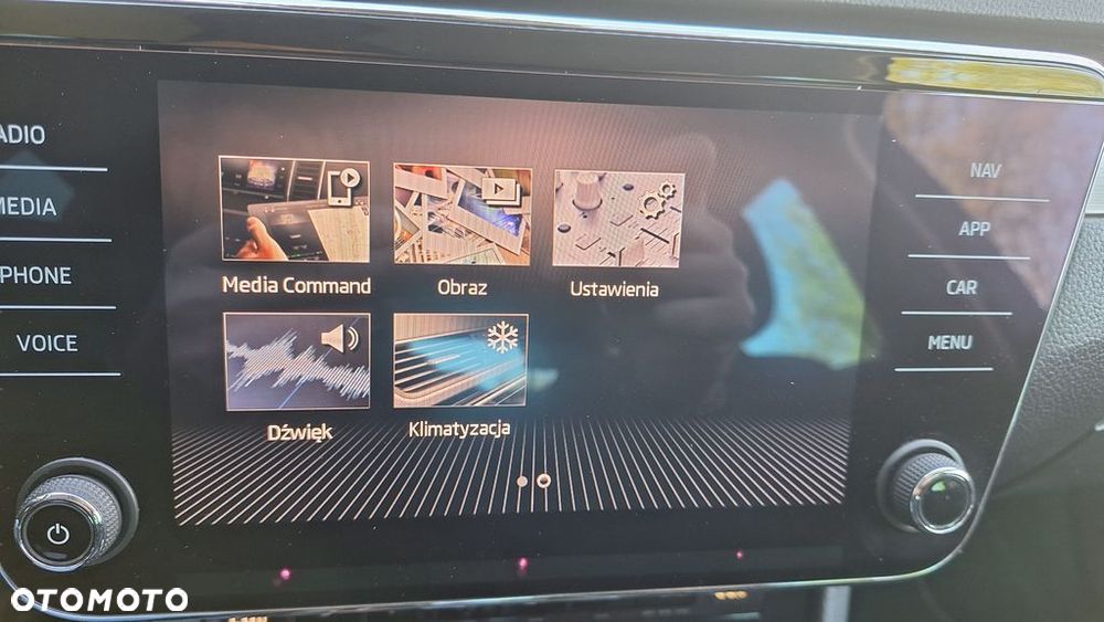 Skoda Superb 2.0 TDI SCR Style DSG - 30